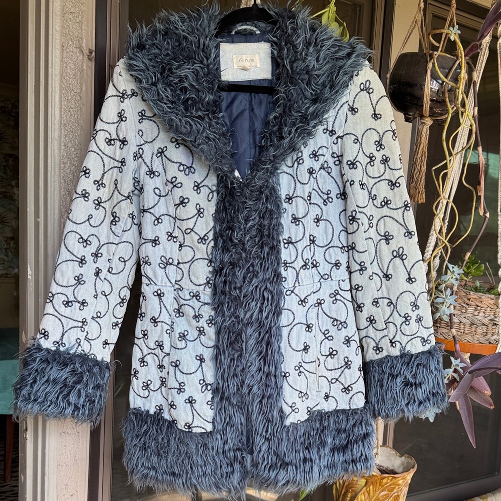 ❌ SOLD ❌ Denim Penny Lane Coat Faux Fur Trim Jean Jacket Blue Embroidered 90s
